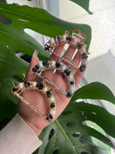 Load image into Gallery viewer, Crystal x Fresh Water Pearl Hair Claw
