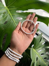Load image into Gallery viewer, Howlite Bracelet 4mm
