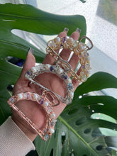 Load image into Gallery viewer, Crystal x Fresh Water Pearl Hair Claw
