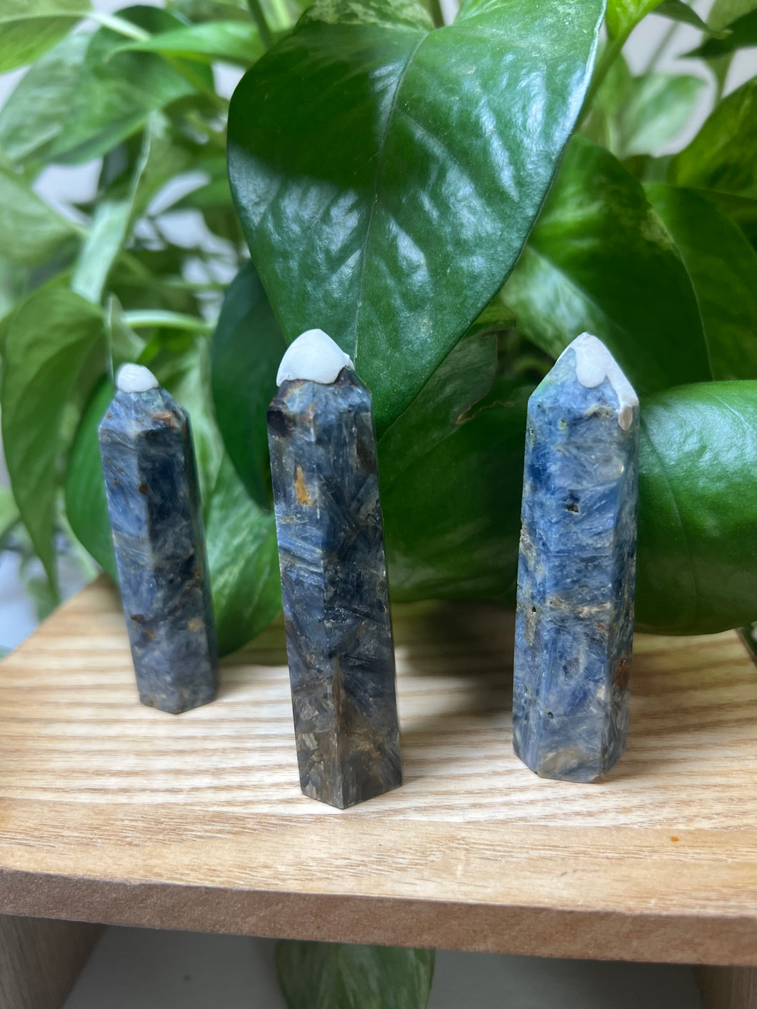 Kyanite – The Stone of Alignment, Truth & High-Vibrational Flow